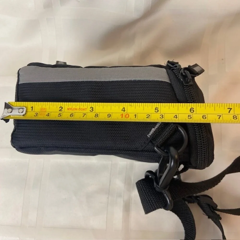Case Logic Black Gray Compact Camera Bag Shoulder Strap Belt Loop Padded Case